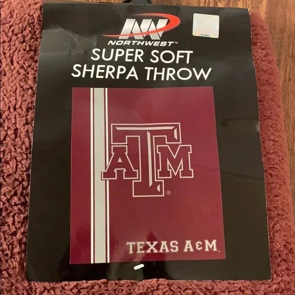 Texas A&M Aggies Blanket NCAA Sherpa Throw New - Picture 3 of 10